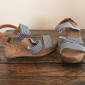 Wedges Navy, white and camel size 8